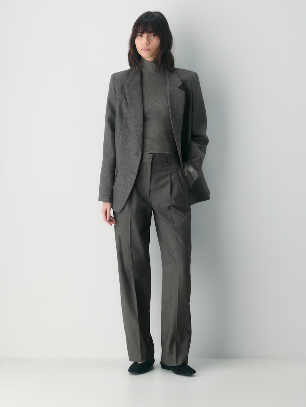 Aritzia Effortless Pant - size 8 Heather Charcoal
